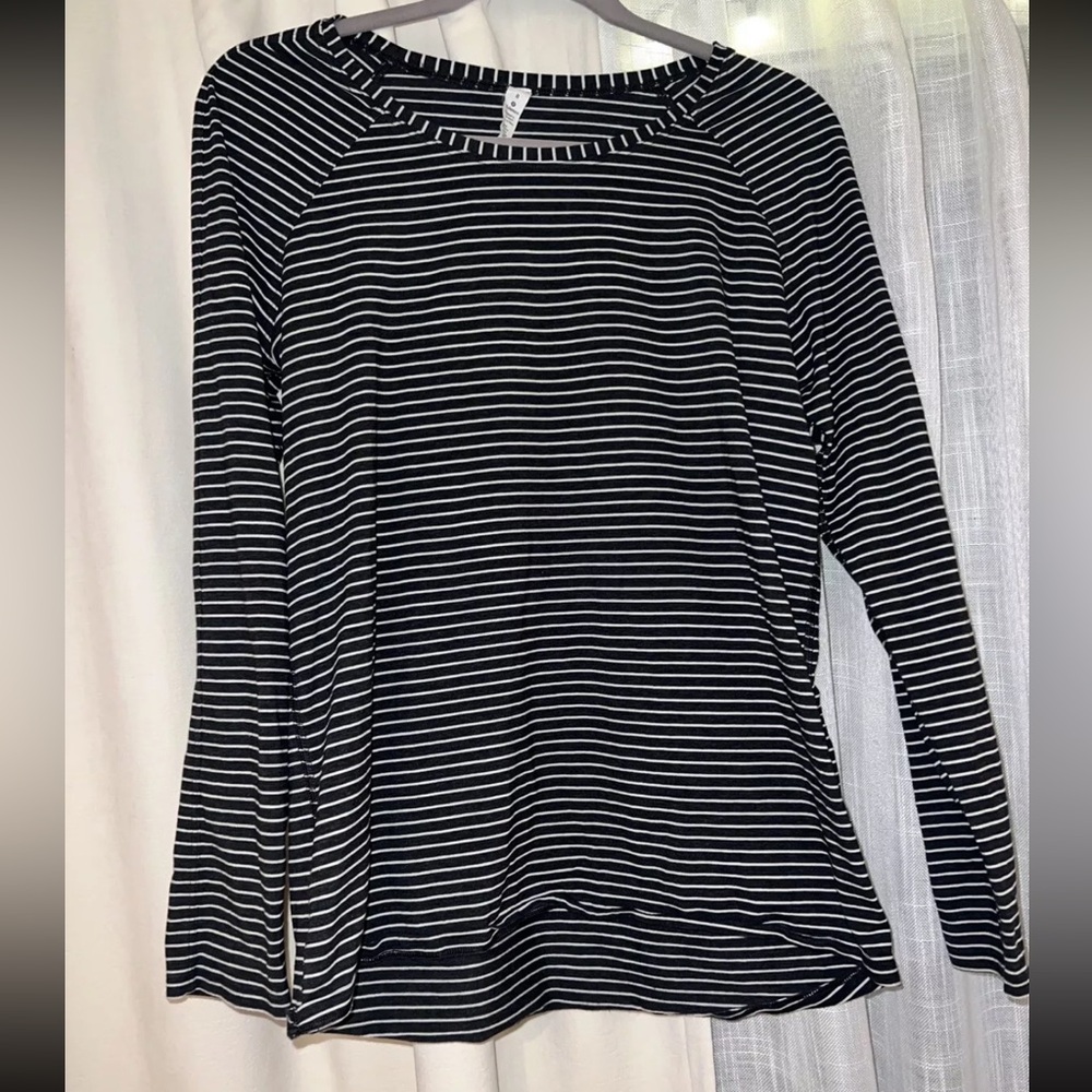 Lululemon Athletica Women White and Gray Stripe Long Sleeve Shirt Size 8